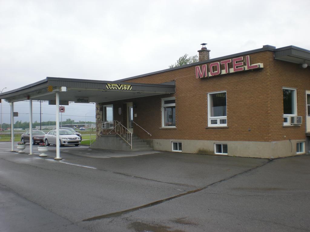 Motel Vaudreuil Exterior foto